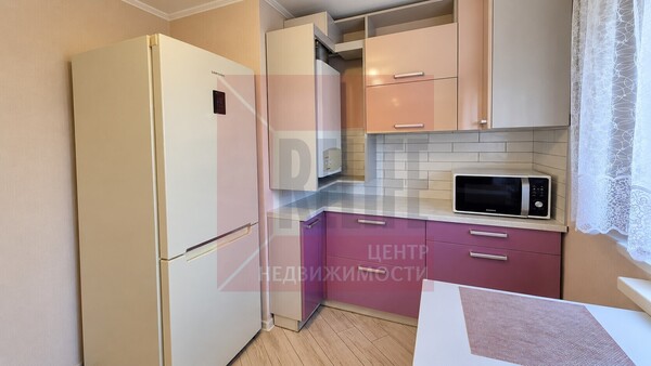 Продам трехкомнатную (3-комн.) квартиру, Большая Окружная 3-я ул, 44, Калининград г