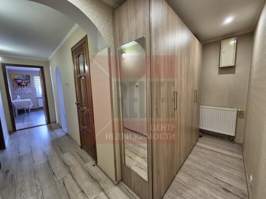 Продам трехкомнатную (3-комн.) квартиру, Большая Окружная 3-я ул, 44, Калининград г