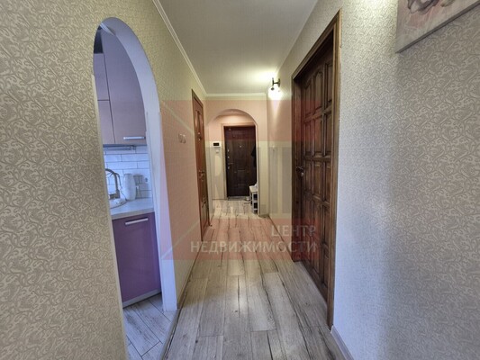 Продам трехкомнатную (3-комн.) квартиру, Большая Окружная 3-я ул, 44, Калининград г