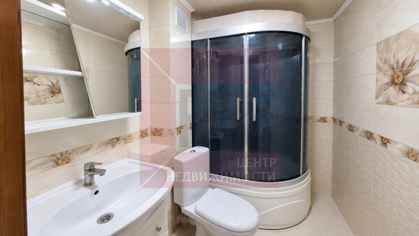 Продам трехкомнатную (3-комн.) квартиру, Большая Окружная 3-я ул, 44, Калининград г