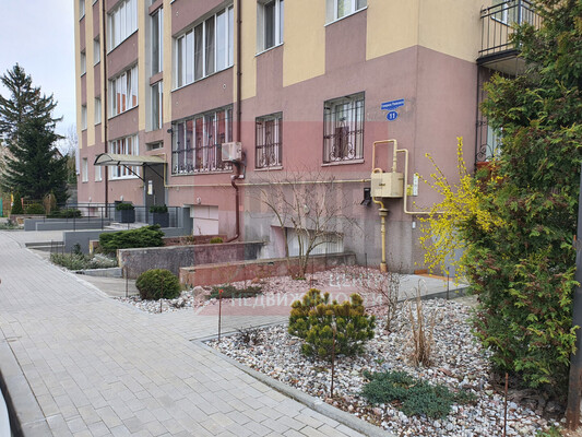 Продам коммерческое помещение 103,7 м2, Генерала Раевского ул, 11, Калининград г