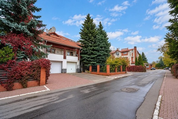 Продам таунхаус, Муравская ул, 7к1, Москва г, 0 км от города