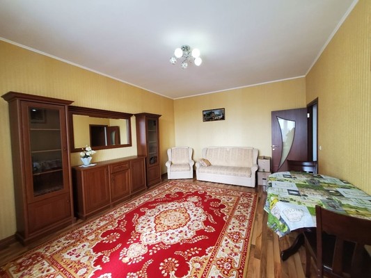 Продам двухкомнатную (2-комн.) квартиру, Гоголя ул, 100ка, Симферополь г