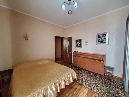 Продам двухкомнатную (2-комн.) квартиру, Гоголя ул, 100ка, Симферополь г