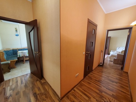 Продам двухкомнатную (2-комн.) квартиру, Гоголя ул, 100ка, Симферополь г