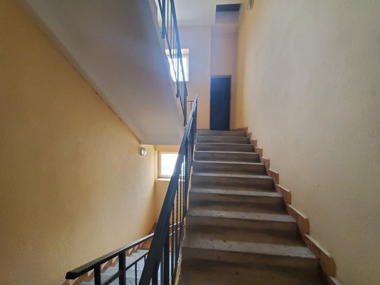 Продам двухкомнатную (2-комн.) квартиру, Гоголя ул, 100ка, Симферополь г