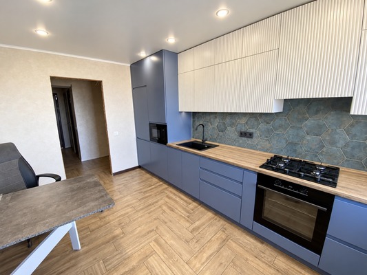 Продам трехкомнатную (3-комн.) квартиру, Краснооктябрьская ул, 50ка, Тихорецк г