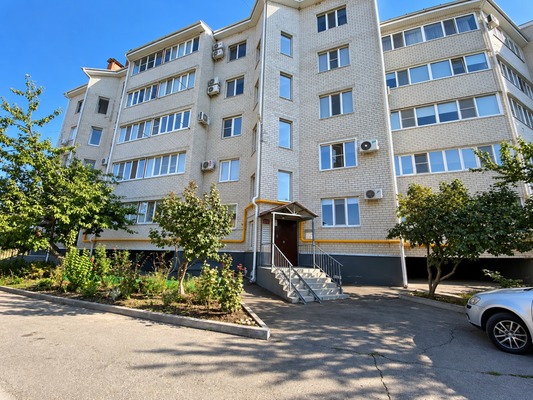 Продам трехкомнатную (3-комн.) квартиру, Краснооктябрьская ул, 50ка, Тихорецк г