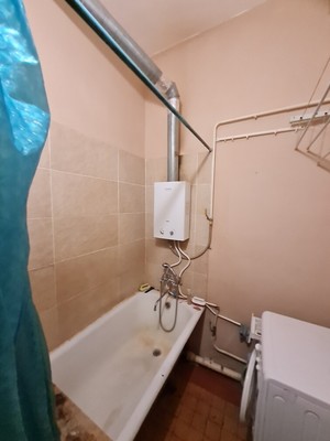 Продам трехкомнатную (3-комн.) квартиру, 2-й Новоподмосковный пер, 10к2, Москва г