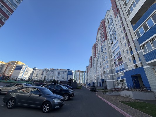 Продам двухкомнатную (2-комн.) квартиру, им А.Ф.Войстроченко ул, 6, Брянск г