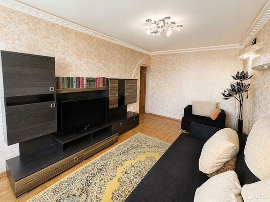 Продам трехкомнатную (3-комн.) квартиру, Гоголя ул, 69, Тихорецк г