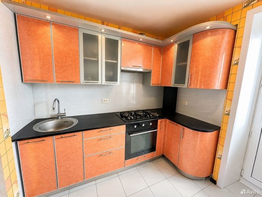 Продам трехкомнатную (3-комн.) квартиру, Гоголя ул, 69, Тихорецк г