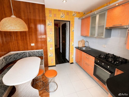 Продам трехкомнатную (3-комн.) квартиру, Гоголя ул, 69, Тихорецк г
