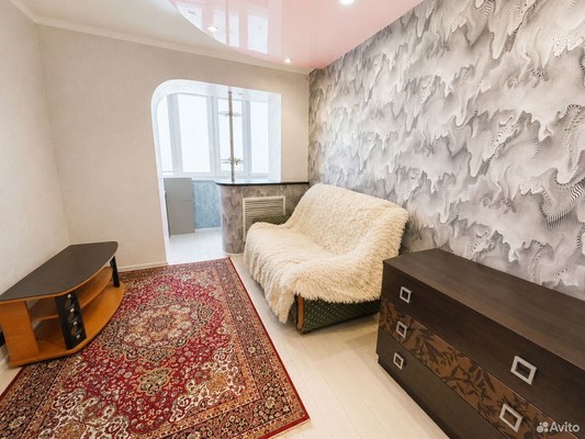 Продам трехкомнатную (3-комн.) квартиру, Гоголя ул, 69, Тихорецк г