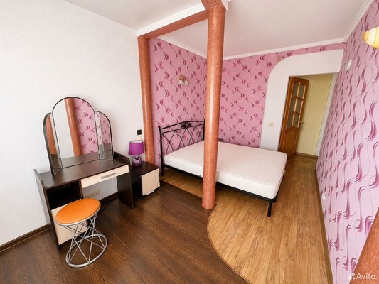 Продам трехкомнатную (3-комн.) квартиру, Гоголя ул, 69, Тихорецк г