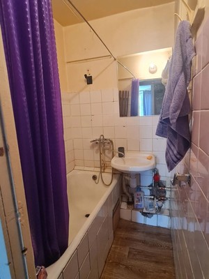 Продам двухкомнатную (2-комн.) квартиру, Чонгарский б-р, 16к1, Москва г