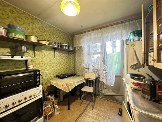 Продам двухкомнатную (2-комн.) квартиру, Оборонная ул, 4, Санкт-Петербург г