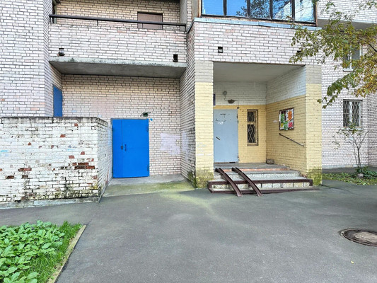 Продам двухкомнатную (2-комн.) квартиру, Оборонная ул, 4, Санкт-Петербург г
