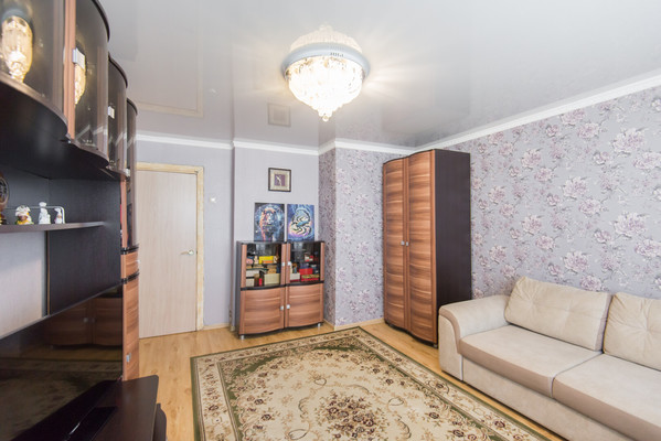Продам трехкомнатную (3-комн.) квартиру, Космонавтов пр-кт, 9, Ростов-на-Дону г