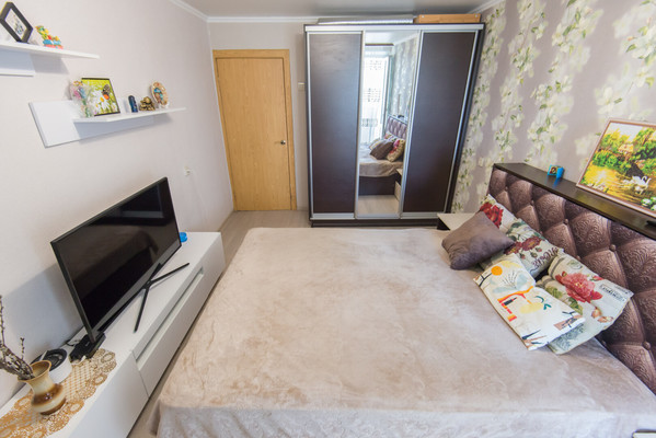 Продам трехкомнатную (3-комн.) квартиру, Космонавтов пр-кт, 9, Ростов-на-Дону г