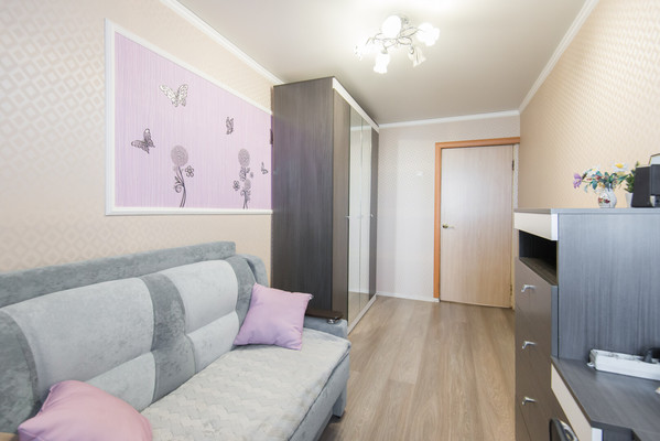 Продам трехкомнатную (3-комн.) квартиру, Космонавтов пр-кт, 9, Ростов-на-Дону г