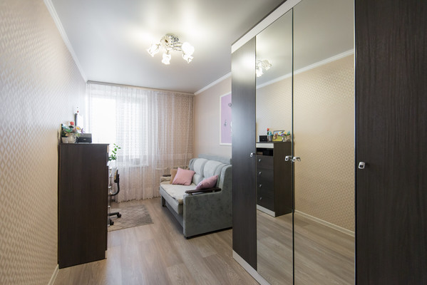 Продам трехкомнатную (3-комн.) квартиру, Космонавтов пр-кт, 9, Ростов-на-Дону г