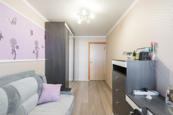 Продам трехкомнатную (3-комн.) квартиру, Космонавтов пр-кт, 9, Ростов-на-Дону г
