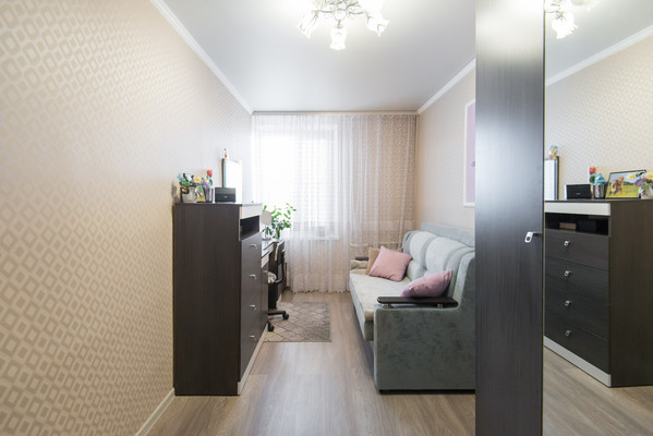 Продам трехкомнатную (3-комн.) квартиру, Космонавтов пр-кт, 9, Ростов-на-Дону г