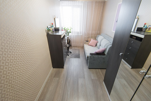 Продам трехкомнатную (3-комн.) квартиру, Космонавтов пр-кт, 9, Ростов-на-Дону г