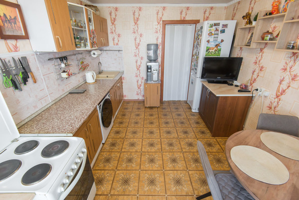 Продам трехкомнатную (3-комн.) квартиру, Космонавтов пр-кт, 9, Ростов-на-Дону г