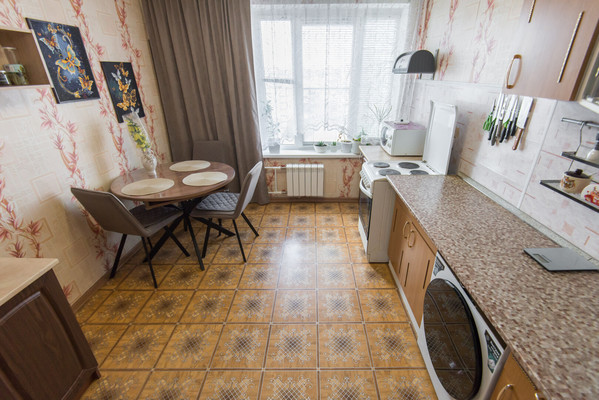 Продам трехкомнатную (3-комн.) квартиру, Космонавтов пр-кт, 9, Ростов-на-Дону г