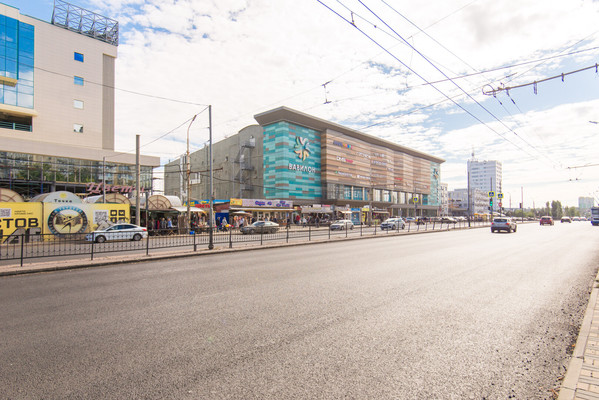 Продам трехкомнатную (3-комн.) квартиру, Космонавтов пр-кт, 9, Ростов-на-Дону г