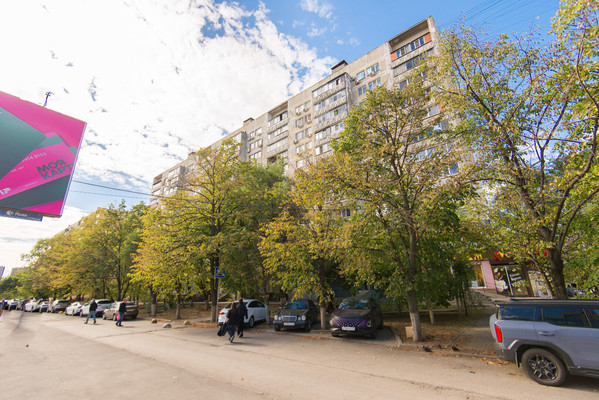 Продам трехкомнатную (3-комн.) квартиру, Космонавтов пр-кт, 9, Ростов-на-Дону г