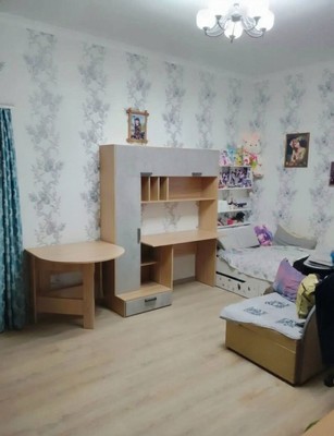 Продам трехкомнатную (3-комн.) квартиру, Карла Маркса ул, 21/8Е, Керчь г