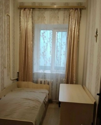 Продам трехкомнатную (3-комн.) квартиру, Карла Маркса ул, 21/8Е, Керчь г