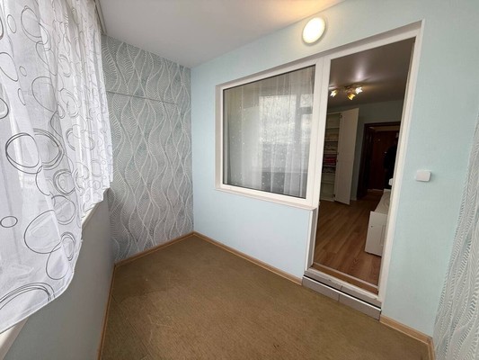 Продам трехкомнатную (3-комн.) квартиру, Победы пр-кт, 82, Симферополь г