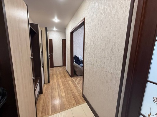 Продам трехкомнатную (3-комн.) квартиру, Победы пр-кт, 82, Симферополь г