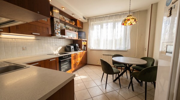 Продам многокомнатную квартиру, Верхние Поля ул, 10, Москва г
