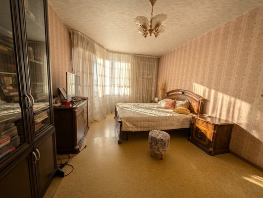 Продам многокомнатную квартиру, Верхние Поля ул, 10, Москва г