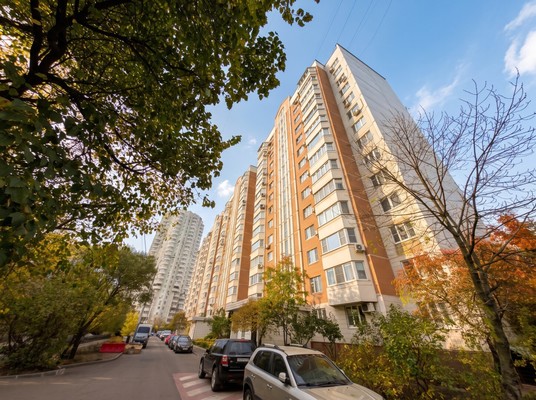 Продам многокомнатную квартиру, Верхние Поля ул, 10, Москва г