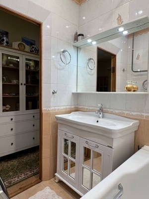 Продам двухкомнатную (2-комн.) квартиру, Ларина ул, 4, Сертолово г
