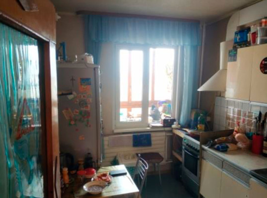 Продам трехкомнатную (3-комн.) квартиру, Маршала Захарова ул, 50к1, Санкт-Петербург г
