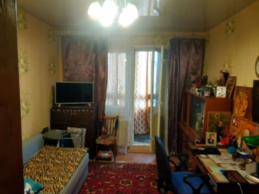 Продам трехкомнатную (3-комн.) квартиру, Маршала Захарова ул, 50к1, Санкт-Петербург г