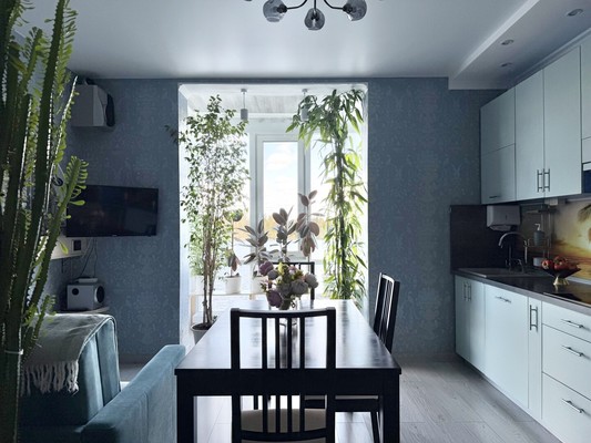 Продам трехкомнатную (3-комн.) квартиру, Рыбацкий пр-кт, 18к2, Санкт-Петербург г