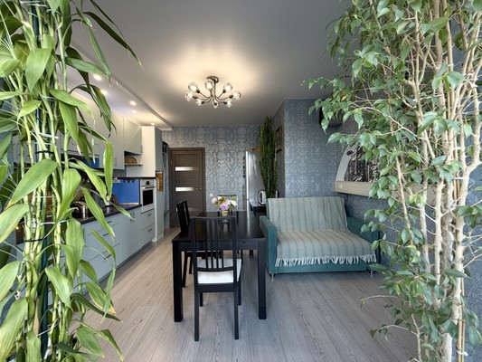 Продам трехкомнатную (3-комн.) квартиру, Рыбацкий пр-кт, 18к2, Санкт-Петербург г