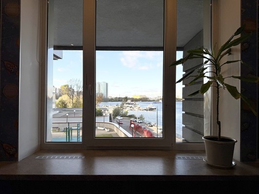 Продам трехкомнатную (3-комн.) квартиру, Рыбацкий пр-кт, 18к2, Санкт-Петербург г