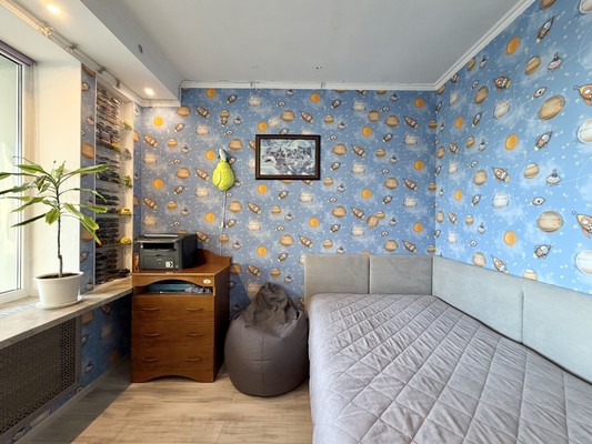 Продам трехкомнатную (3-комн.) квартиру, Рыбацкий пр-кт, 18к2, Санкт-Петербург г
