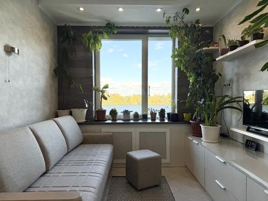 Продам трехкомнатную (3-комн.) квартиру, Рыбацкий пр-кт, 18к2, Санкт-Петербург г