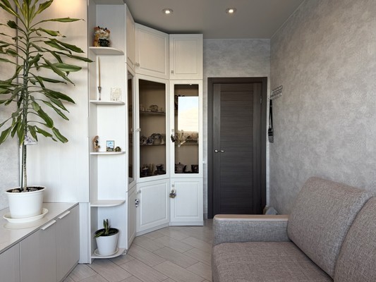 Продам трехкомнатную (3-комн.) квартиру, Рыбацкий пр-кт, 18к2, Санкт-Петербург г