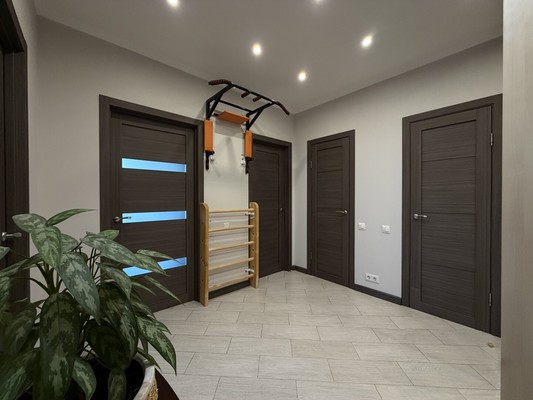 Продам трехкомнатную (3-комн.) квартиру, Рыбацкий пр-кт, 18к2, Санкт-Петербург г